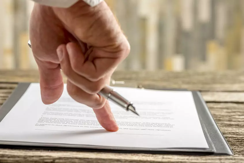 Family meeting with legal advisor, showing when a Will is crucial—highlighting Trusted Will Writing Islington for essential life planning.